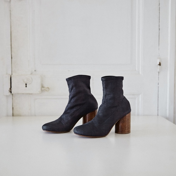 Maison Martin Margiela Stretch Ankle Boots - Picture 2 of 5